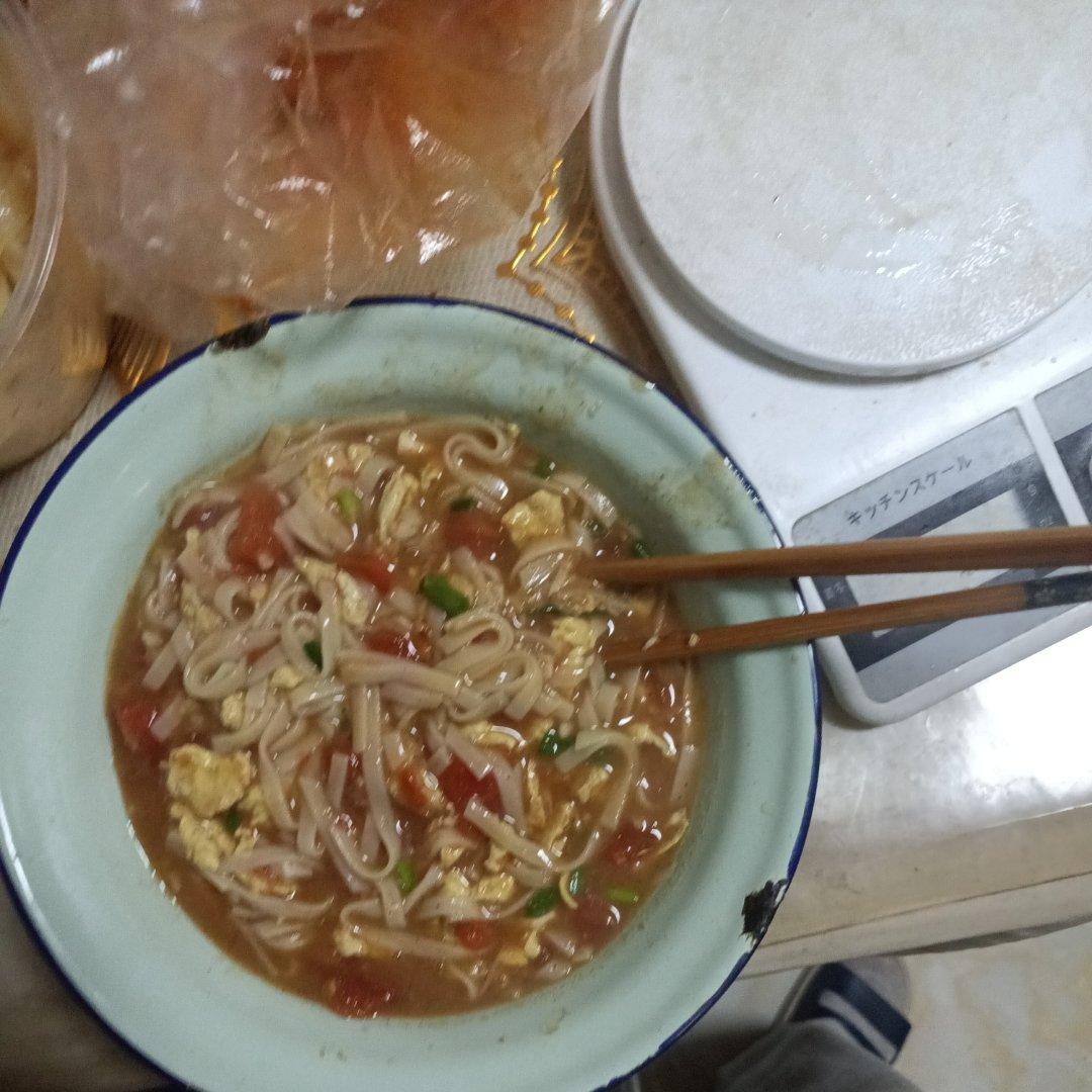 恨不得抱着锅舔的番茄鸡蛋面