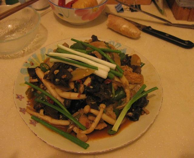 海鲜菇小炒肉的做法