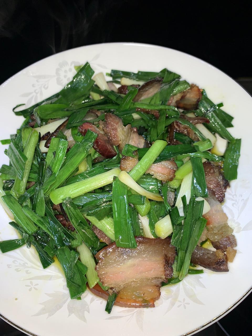 蒜苗炒腊肉的做法