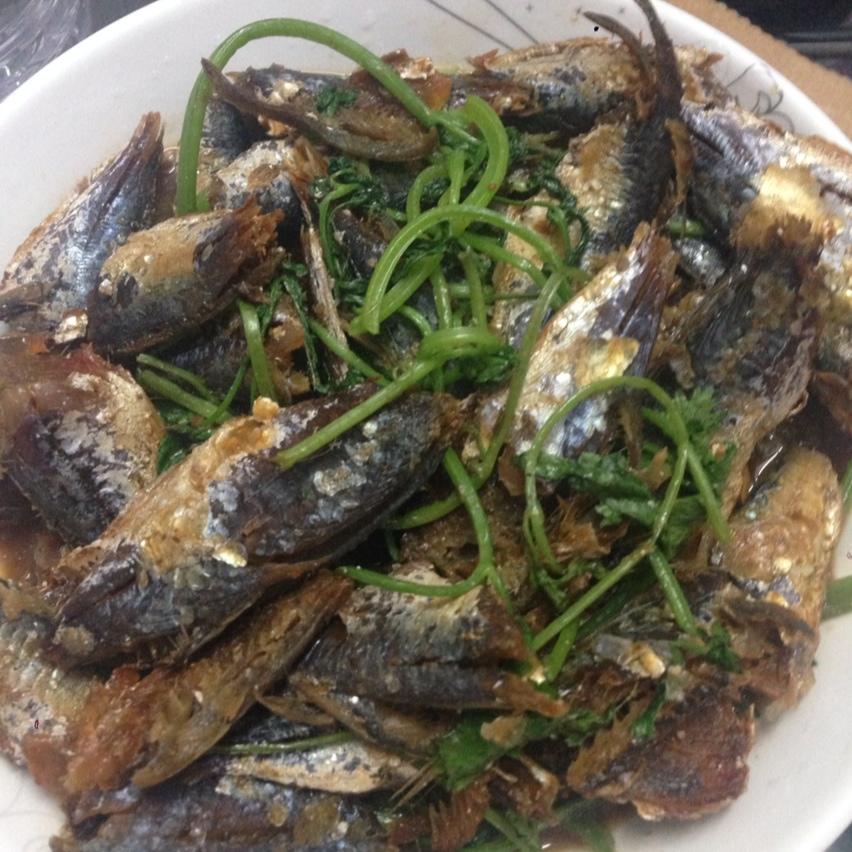 蒜苗炒小鱼干
