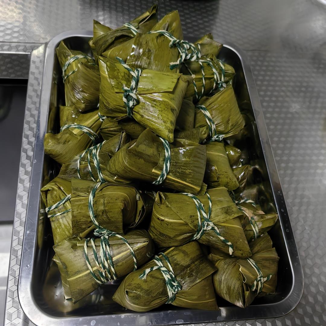 粽叶千万不要直接包，教你一个小技巧，不漏米不破皮