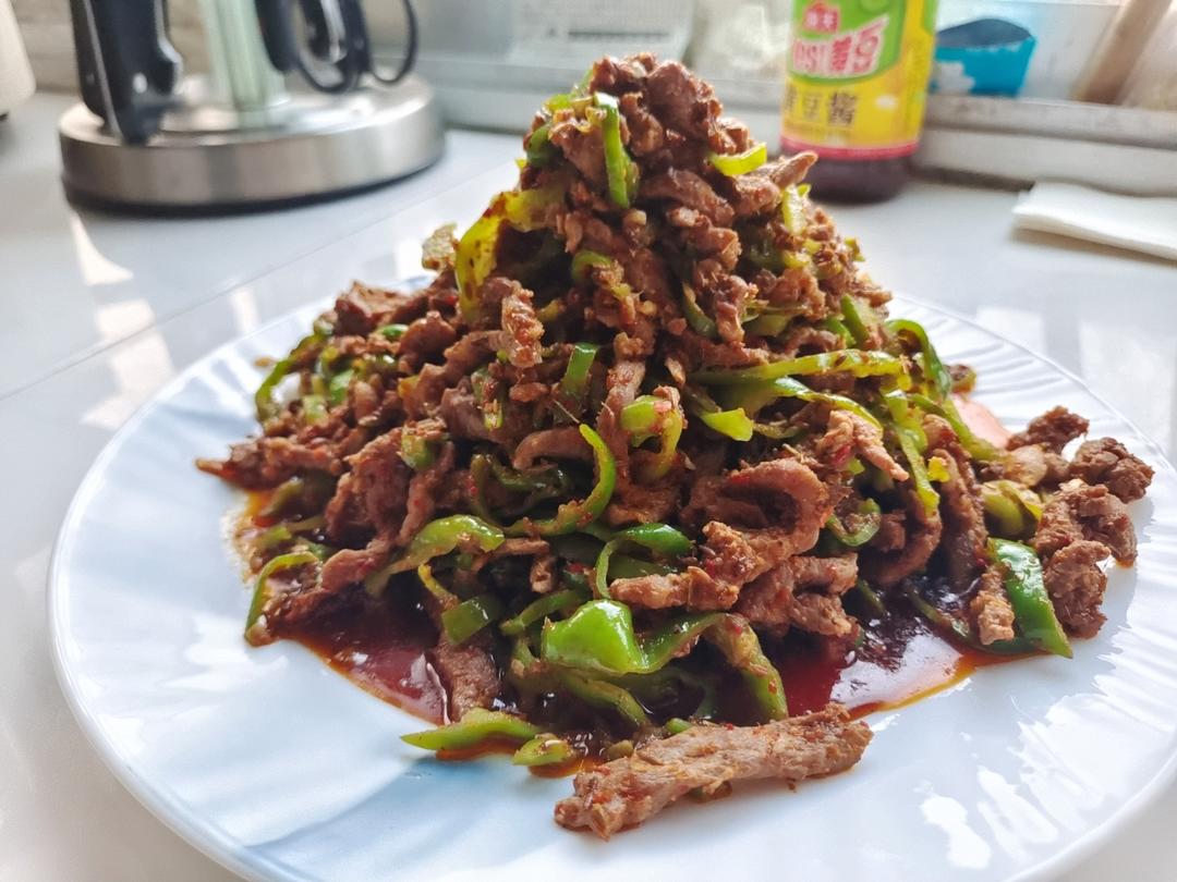 西安特色小吃…孜然炒肉夹馍