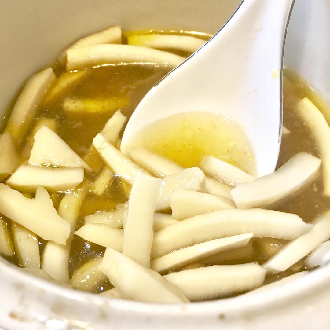 滋补清甜的椰子鸡