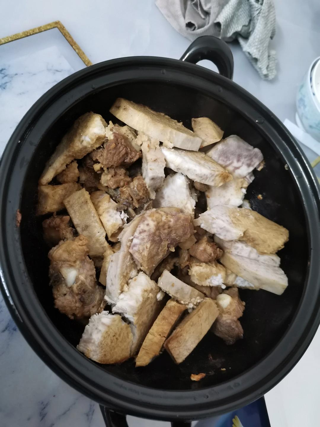 香芋焖排骨