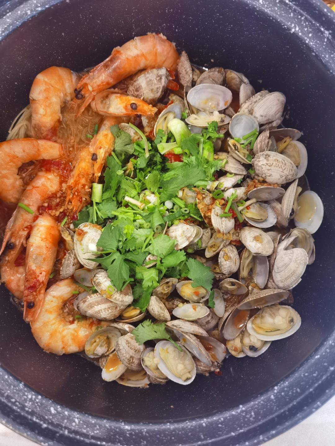 秘制花甲粉丝煲，味道秒杀路边摊