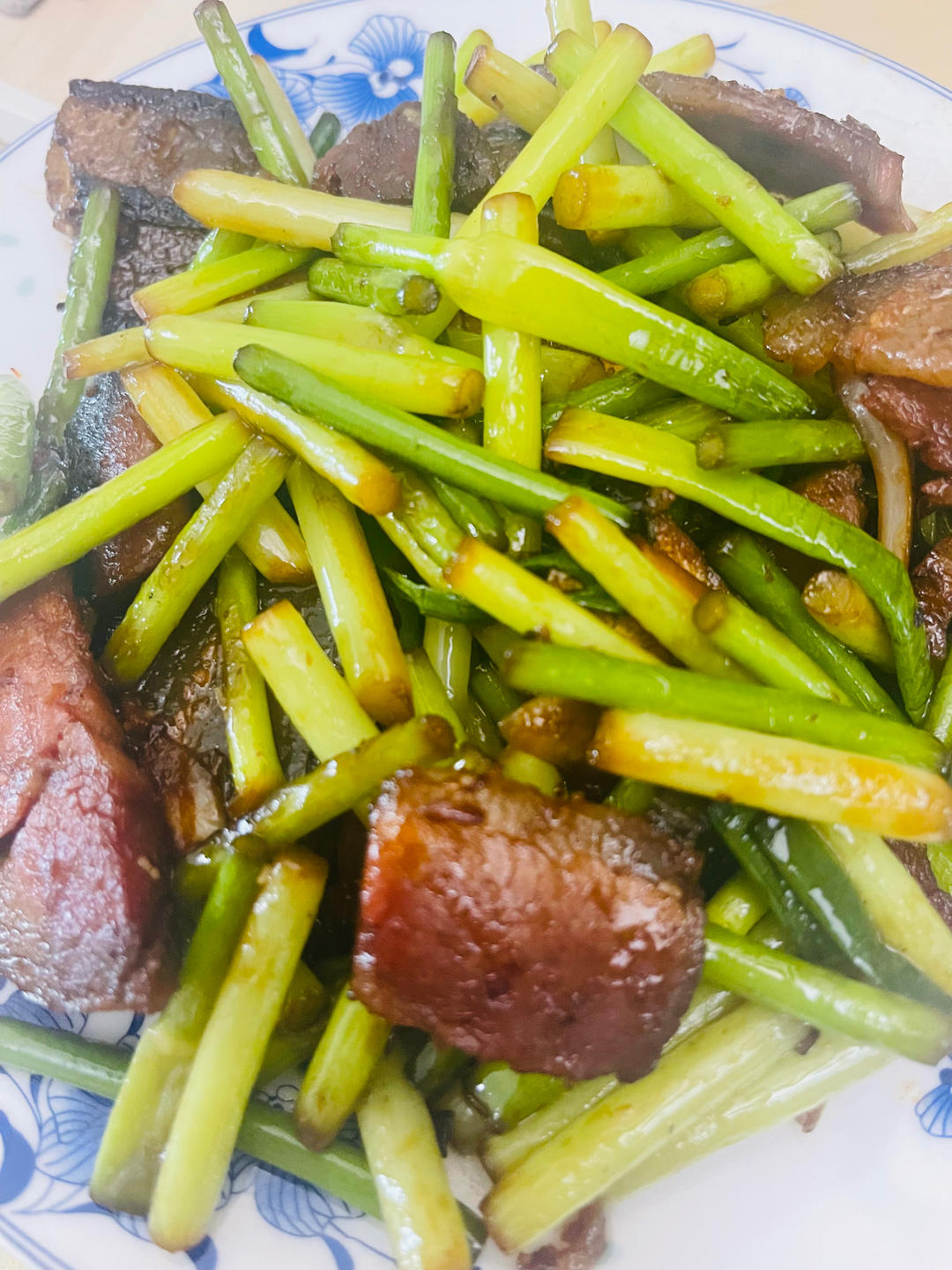 超级下饭的一道菜蒜苔炒风干腊肉
