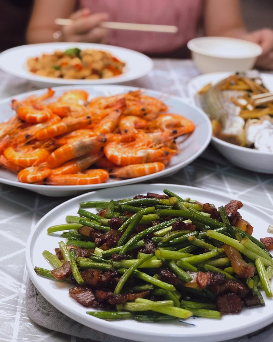 腊肉炒蒜薹