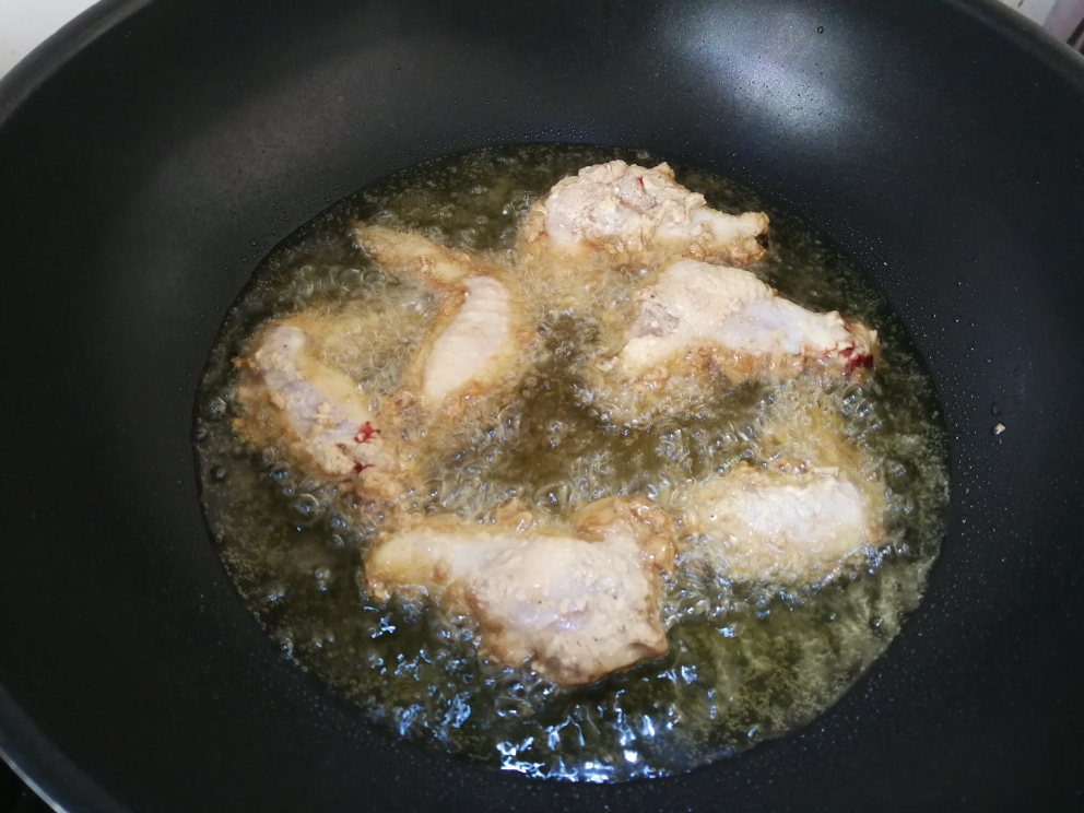 娘惹belacan虾酱炸鸡的做法 步骤3