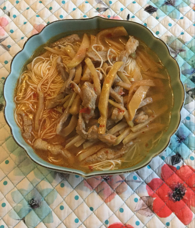 榨菜肉丝面
