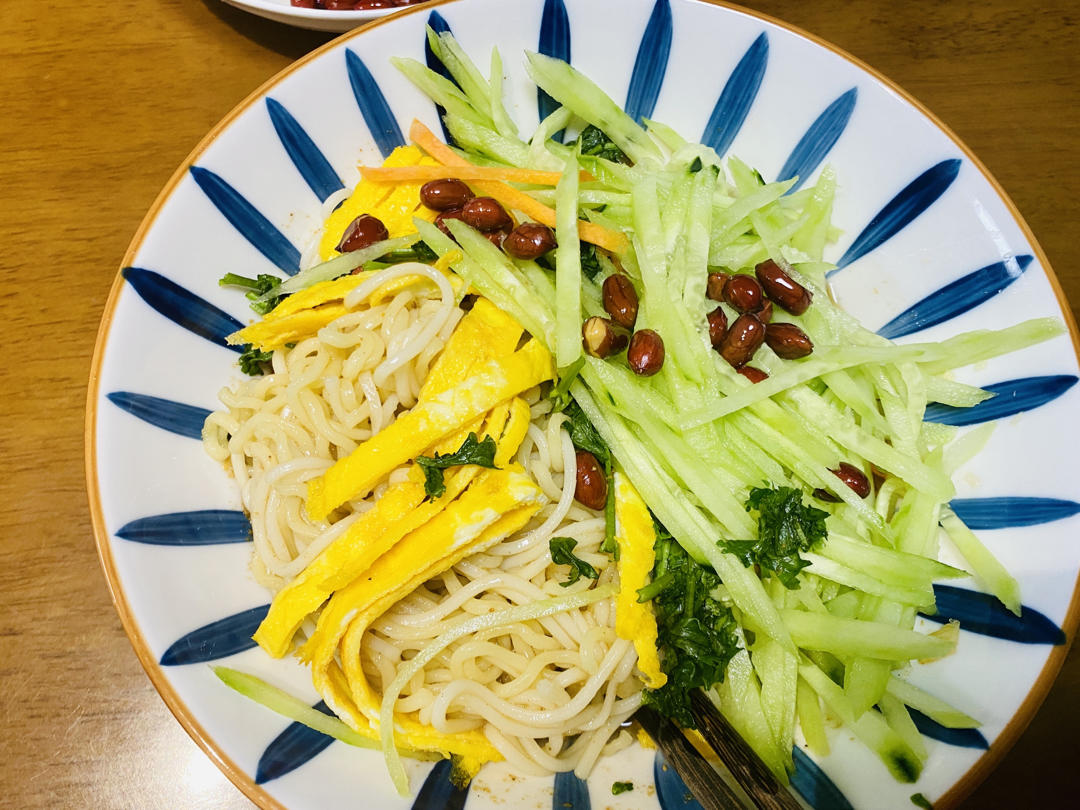 十分钟做好一盘开胃凉拌面～太好吃啦