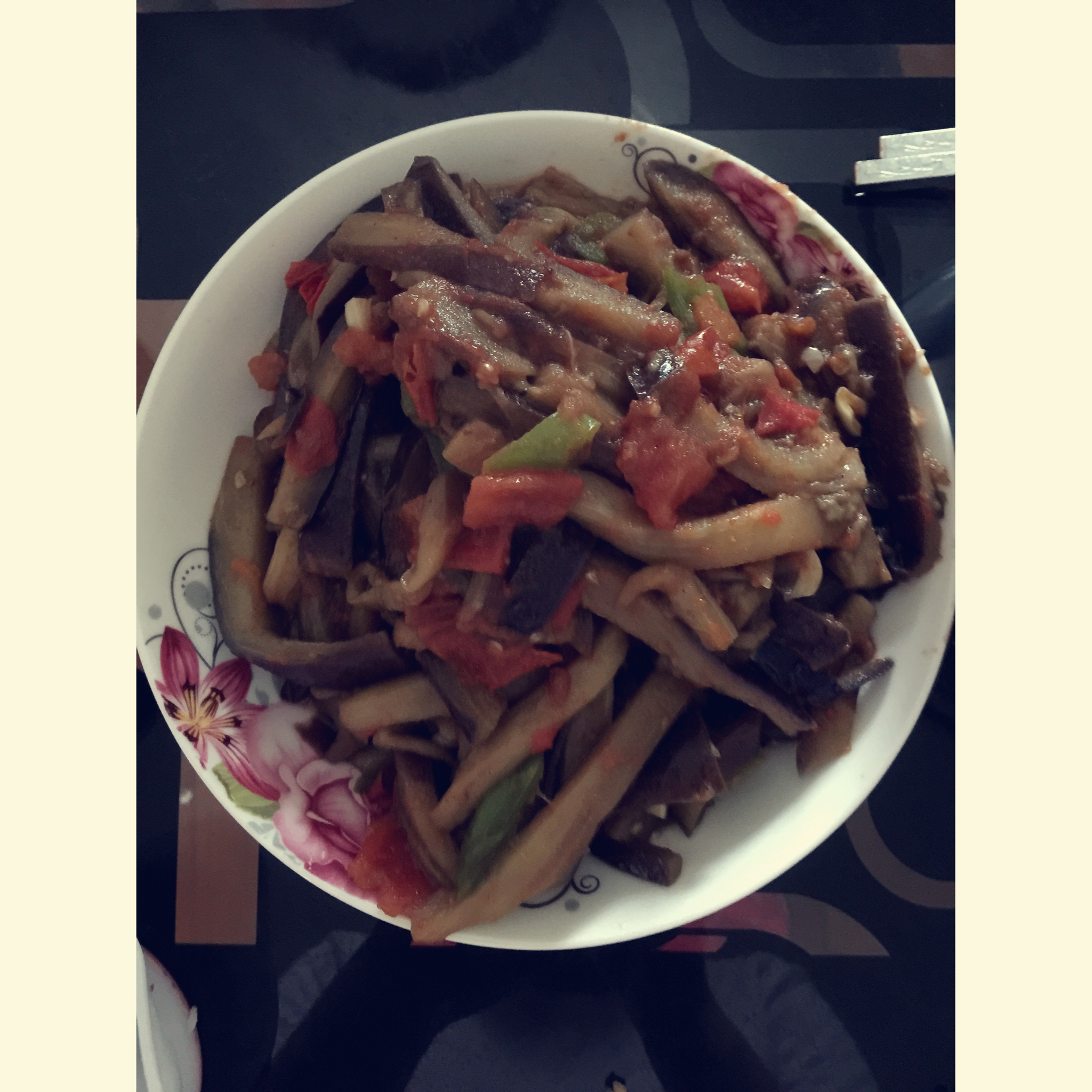 西红柿尖椒炒茄子