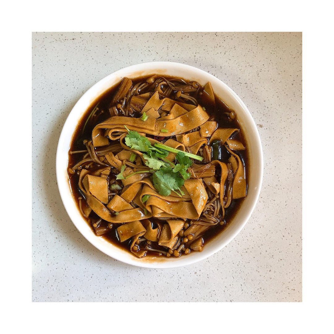 『素』金针菇烧豆皮