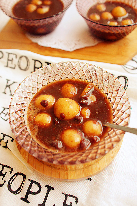 耶达达做的红糖白丸子