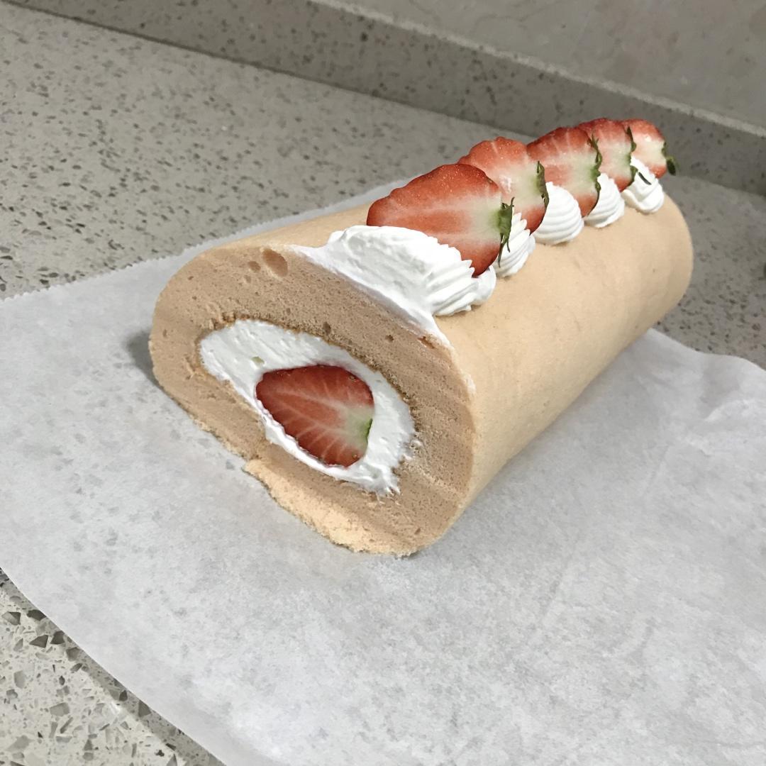 草莓蛋糕卷