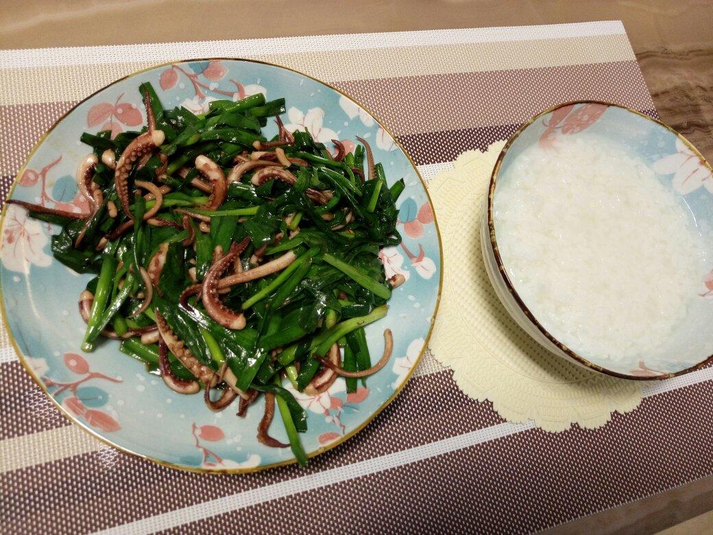 韭菜鱿鱼须