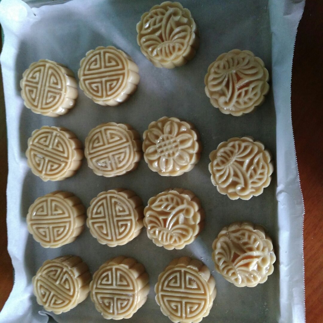 广式月饼—蛋黄莲蓉月饼