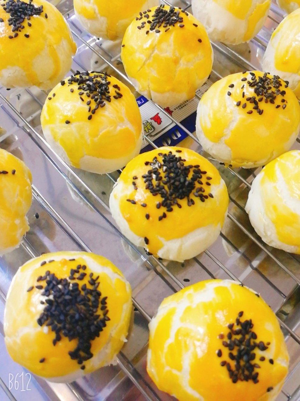 从炒红豆沙开始做蛋黄酥（视频）