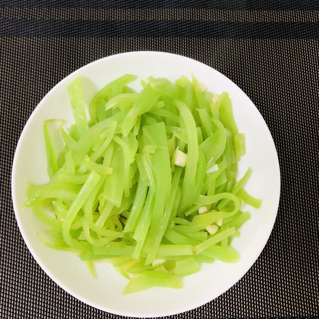 清炒莴笋丝