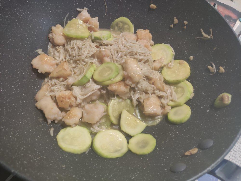 【健康三餐】虾仁西葫芦炒豌豆