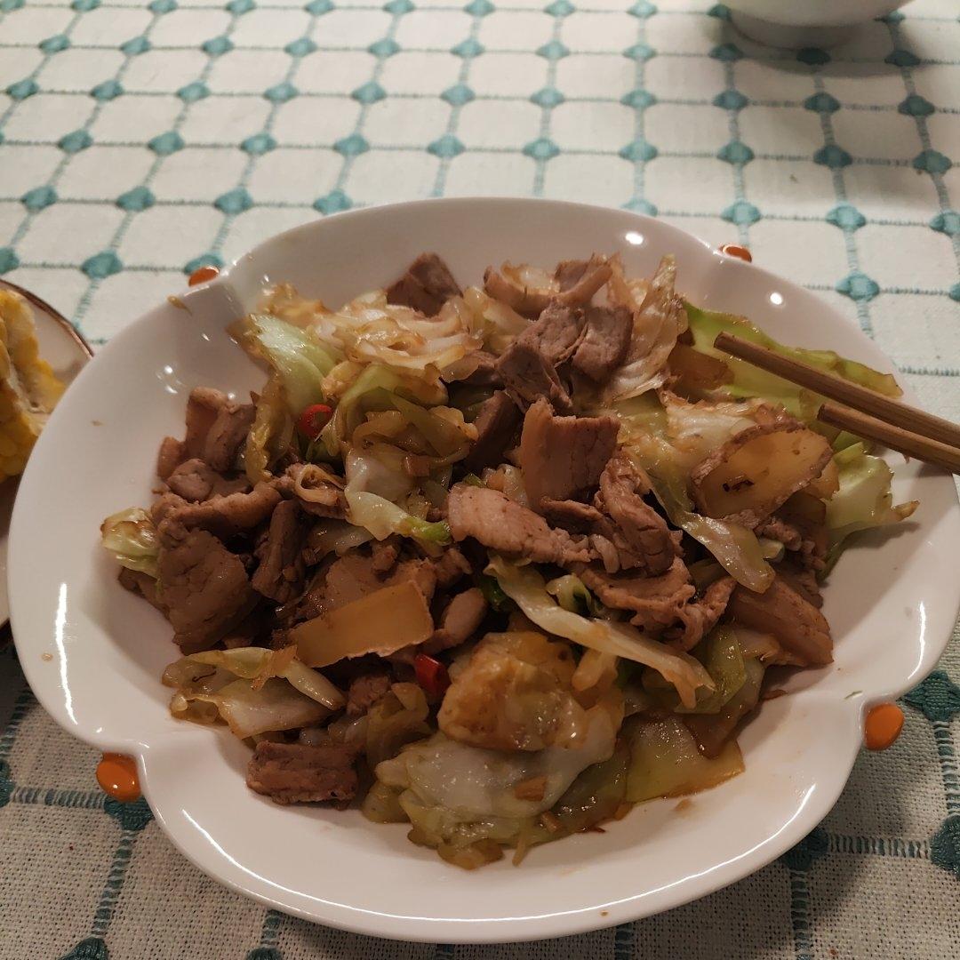 手撕包菜（五花肉版，又简单又下饭）