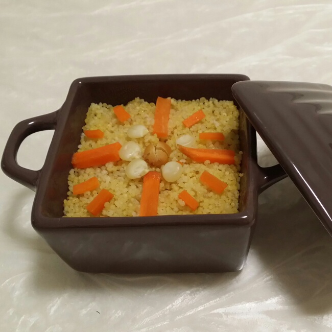 黄米饭素食组合便当