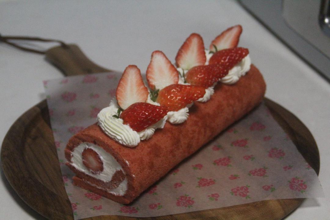草莓蛋糕卷