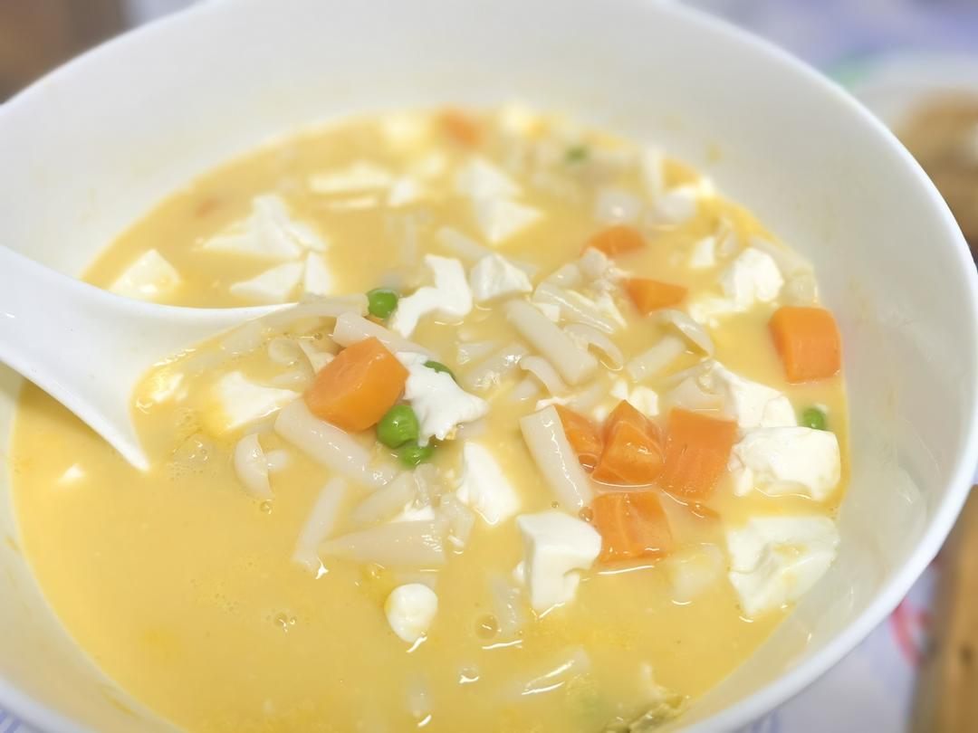 鲜掉眉毛！咸蛋黄海鲜菇内酯豆腐汤（零失败）