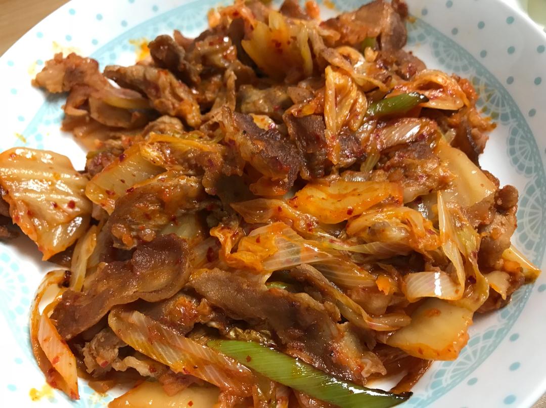 辣白菜炒五花肉