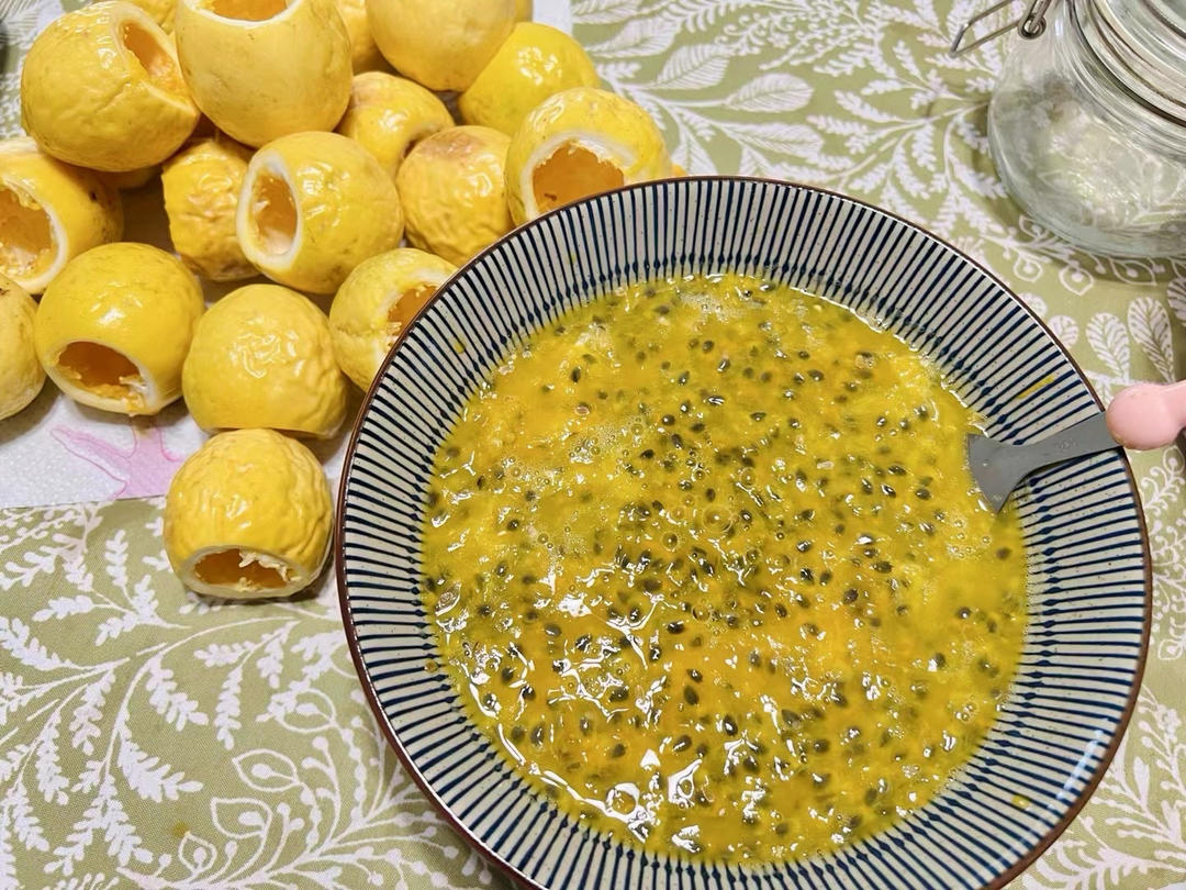 美白秘笈夏日最爱蜂蜜冰糖百香果柠檬茶