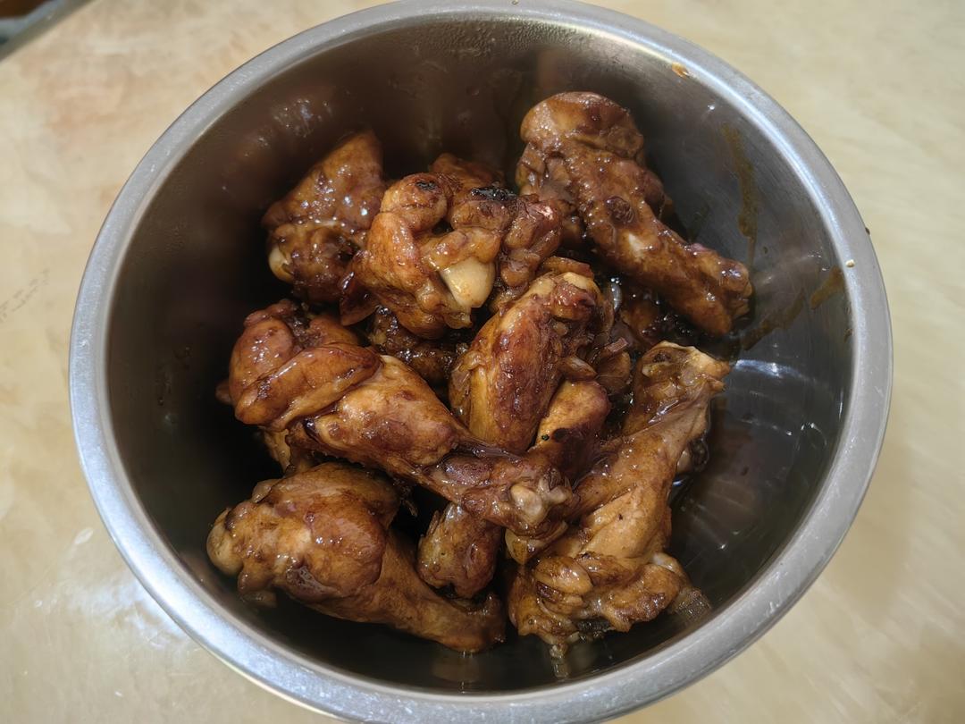 好吃到舔手指的「蒜香蜜汁鸡翅根」👍