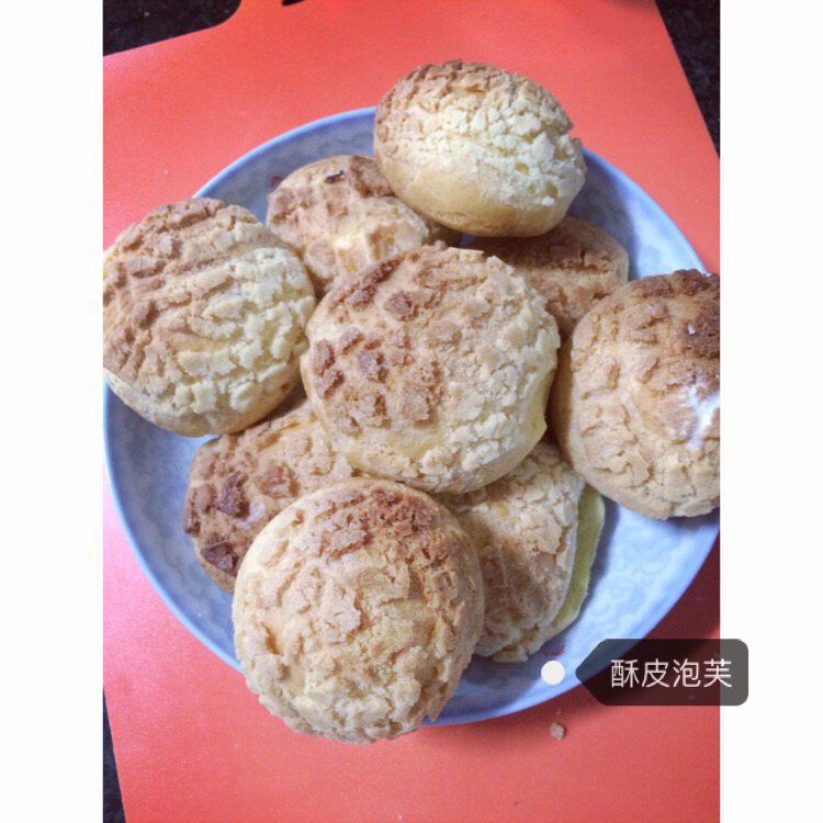 酥皮奶油泡芙--#皮黑森林#