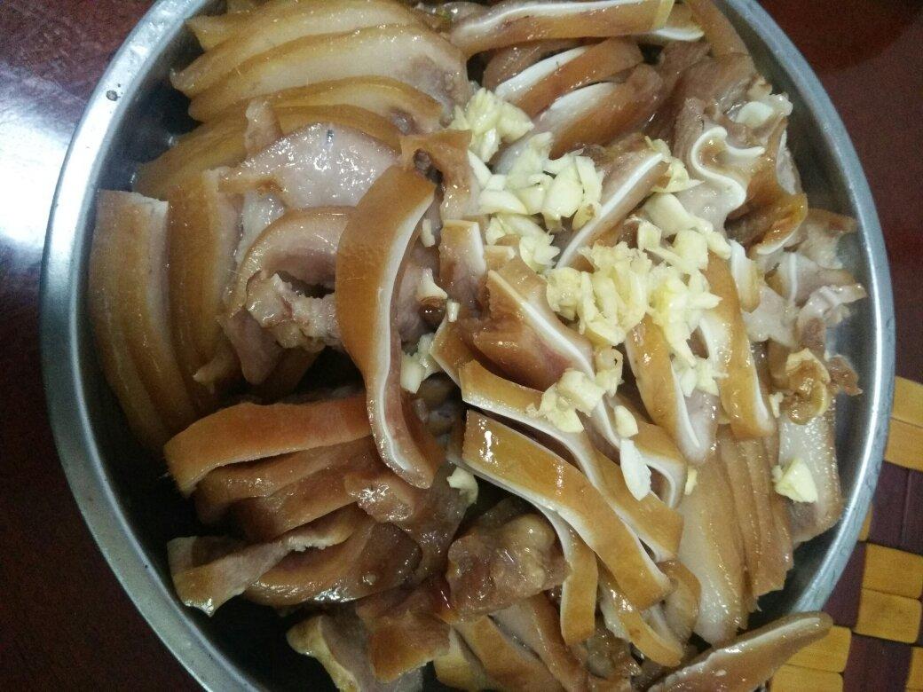 卤猪耳朵