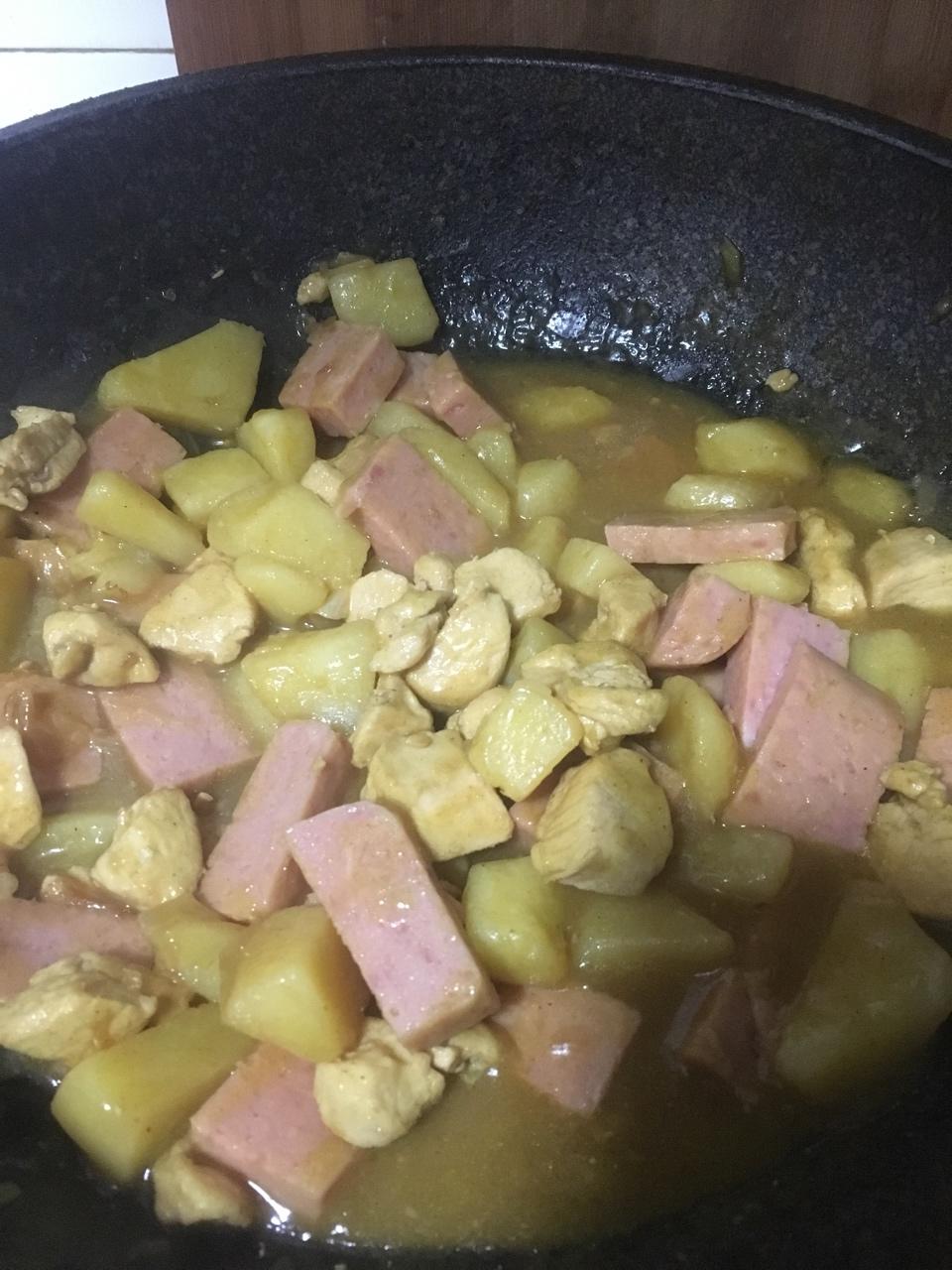 咖喱鸡肉饭