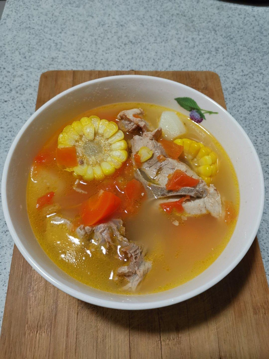 番茄土豆玉米排骨汤