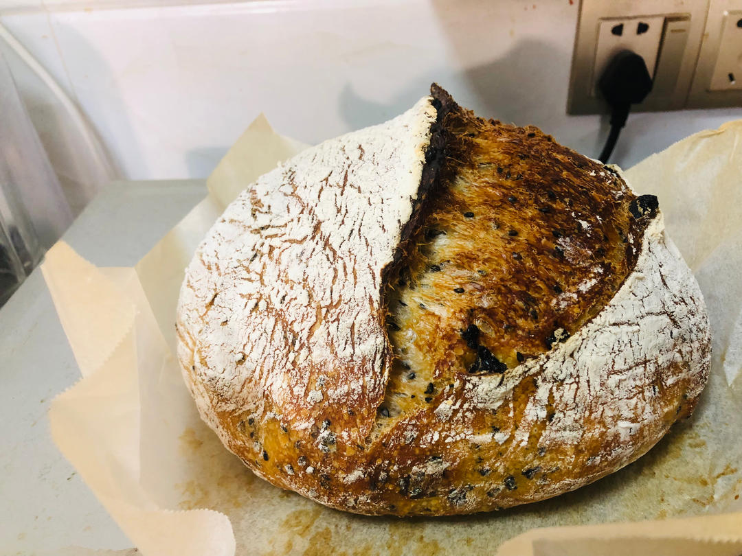 外脆内软不用揉面的乡村面包