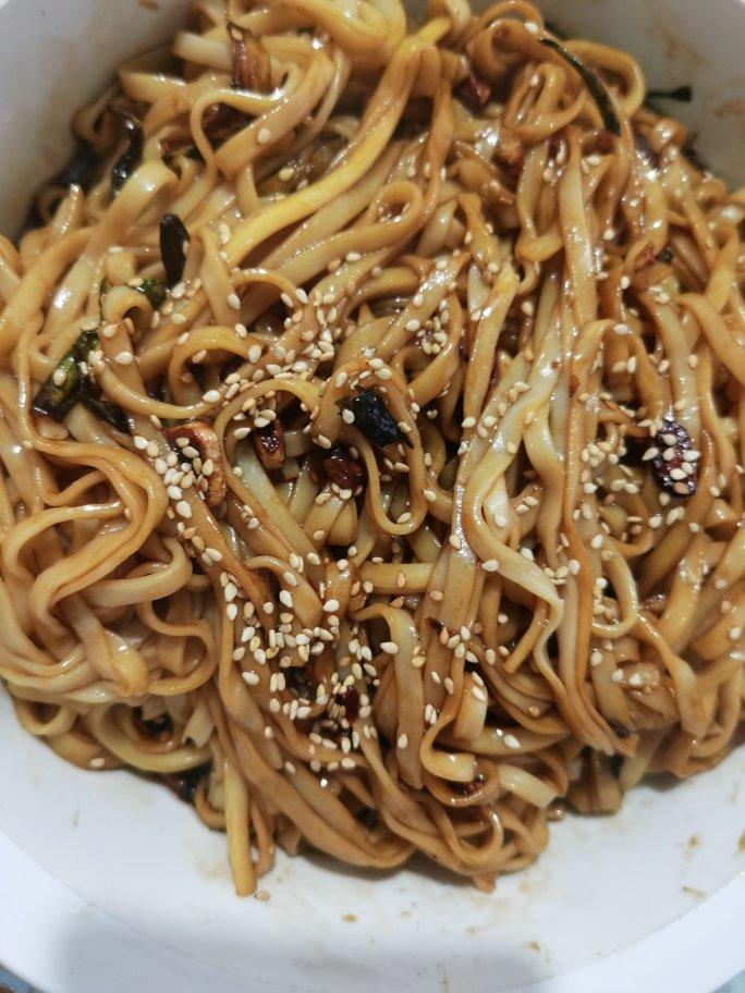 教你做香到舔盘子的灵魂葱油拌面🍜