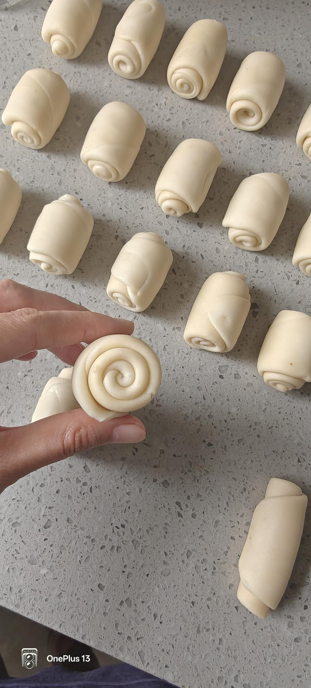 超简单 免揉 酥掉渣的蛋黄酥(超详细附全程视频)不破酥『万能酥皮』