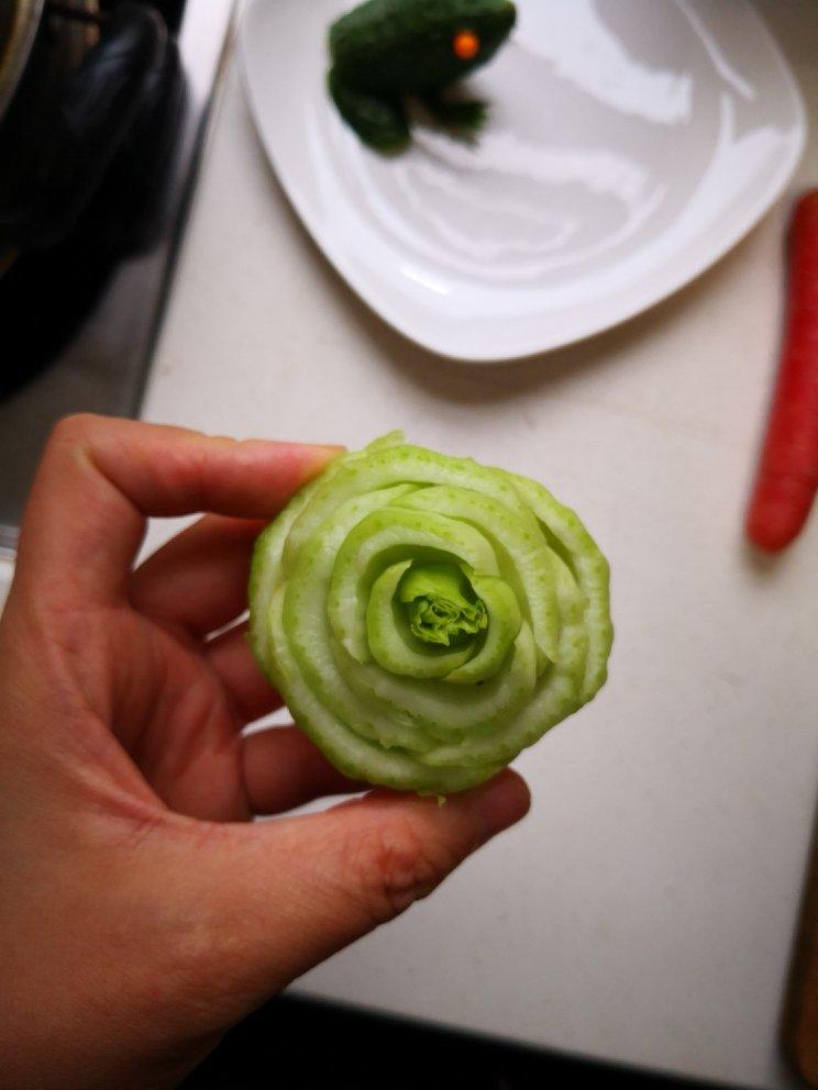 凯尧妈妈做的上海青玫瑰花(创意小盘饰の七)