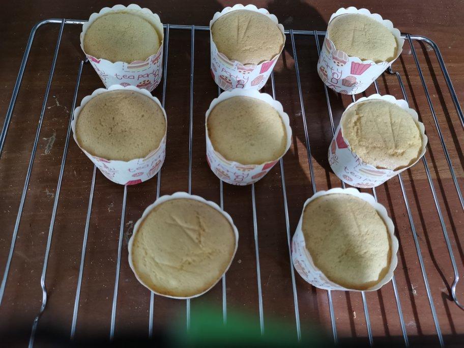 不塌不裂的纸杯戚风蛋糕