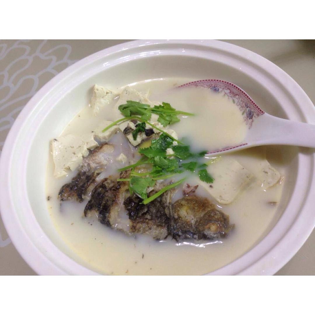 鲫鱼豆腐汤