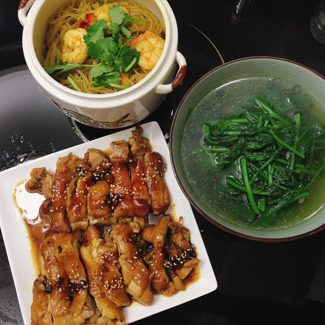 【黑椒鸡腿饭】