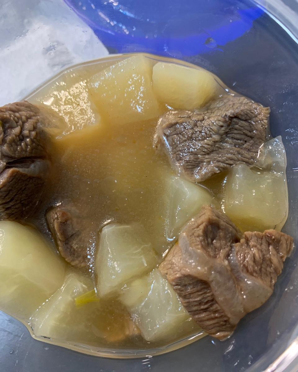 牛肉炖萝卜
