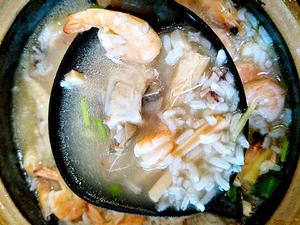 鲜虾鸡砂锅粥的做法 步骤6