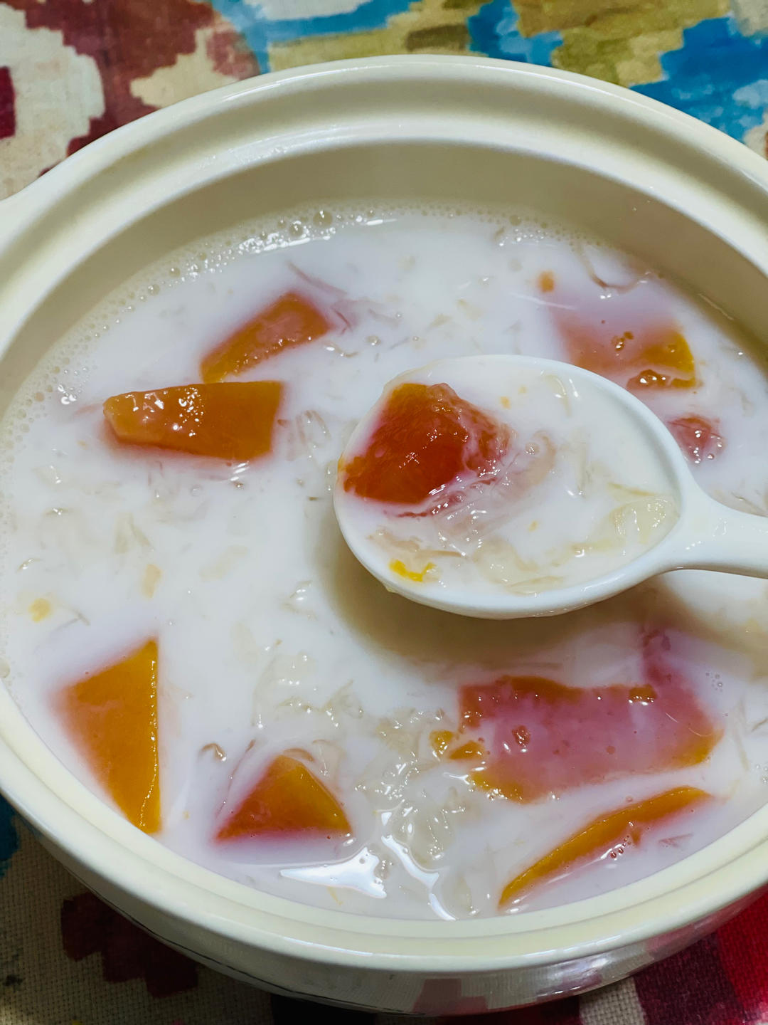 木瓜雪耳牛奶糖水-养颜香甜又做法超简单的粤式糖水