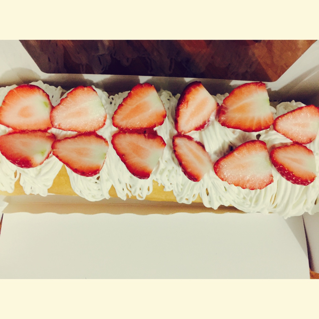 草莓奶油卷/O卷/小山卷