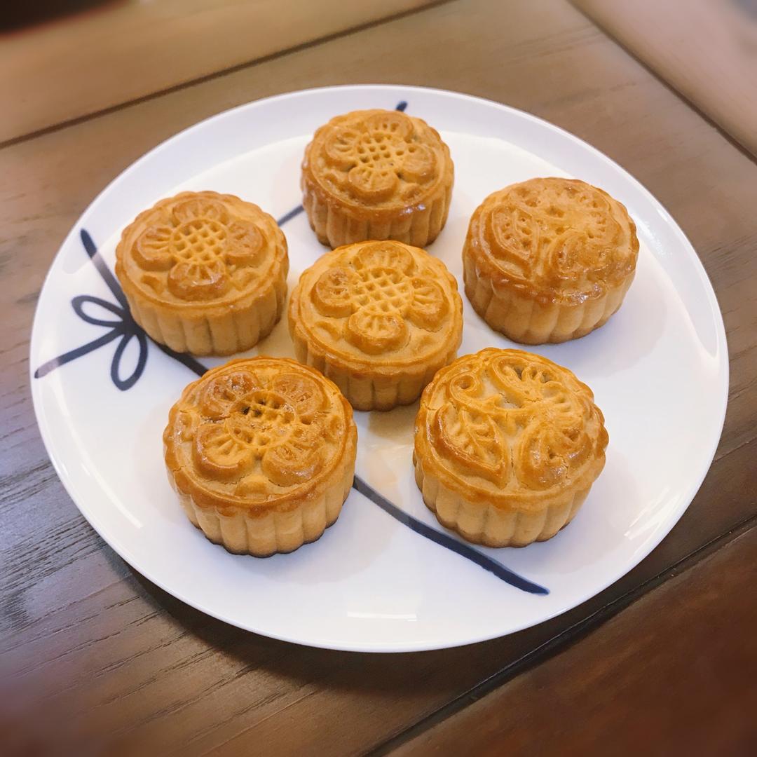 广式月饼——蛋黄莲蓉月饼