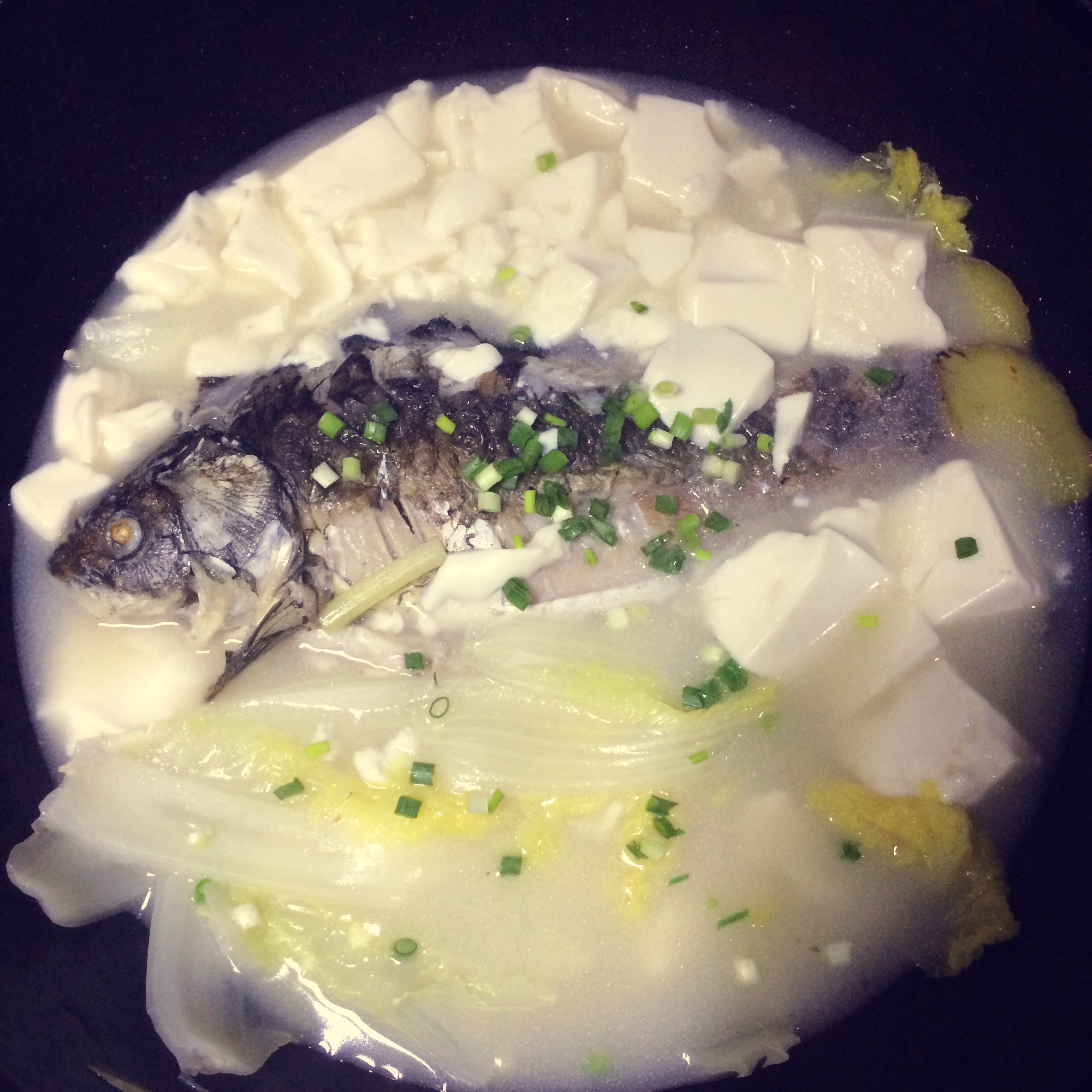 鲫鱼豆腐汤