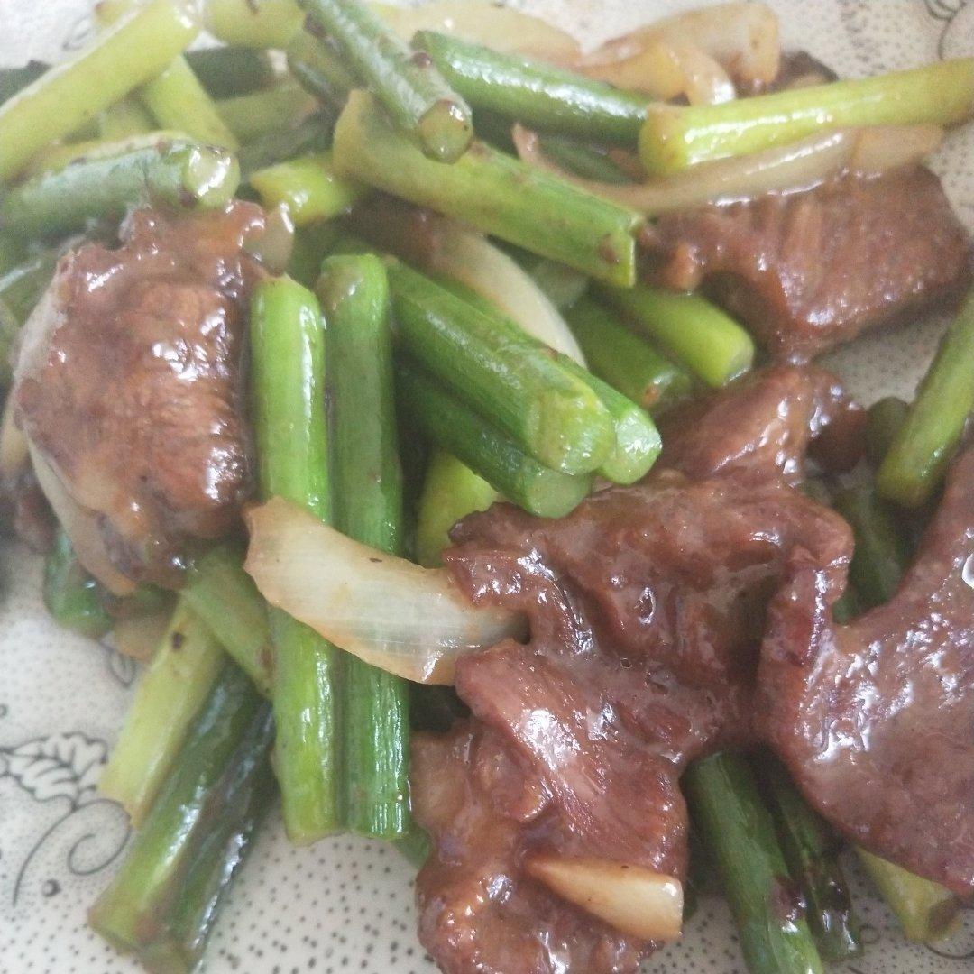 洋葱蒜苔炒牛肉
