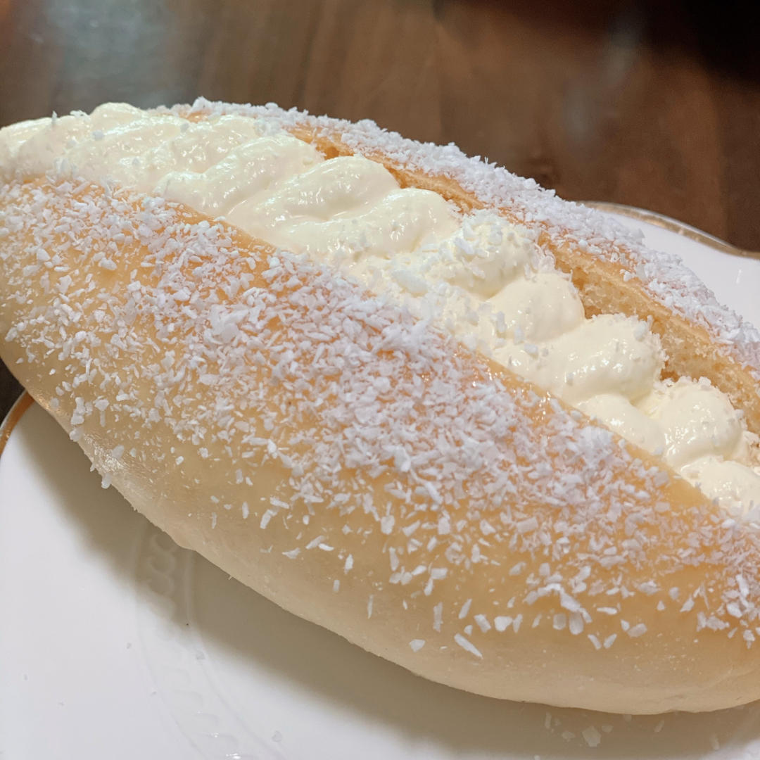 超软绵椰蓉咸奶油面包