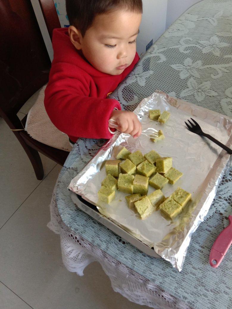 宝宝辅食：西兰花蒸糕